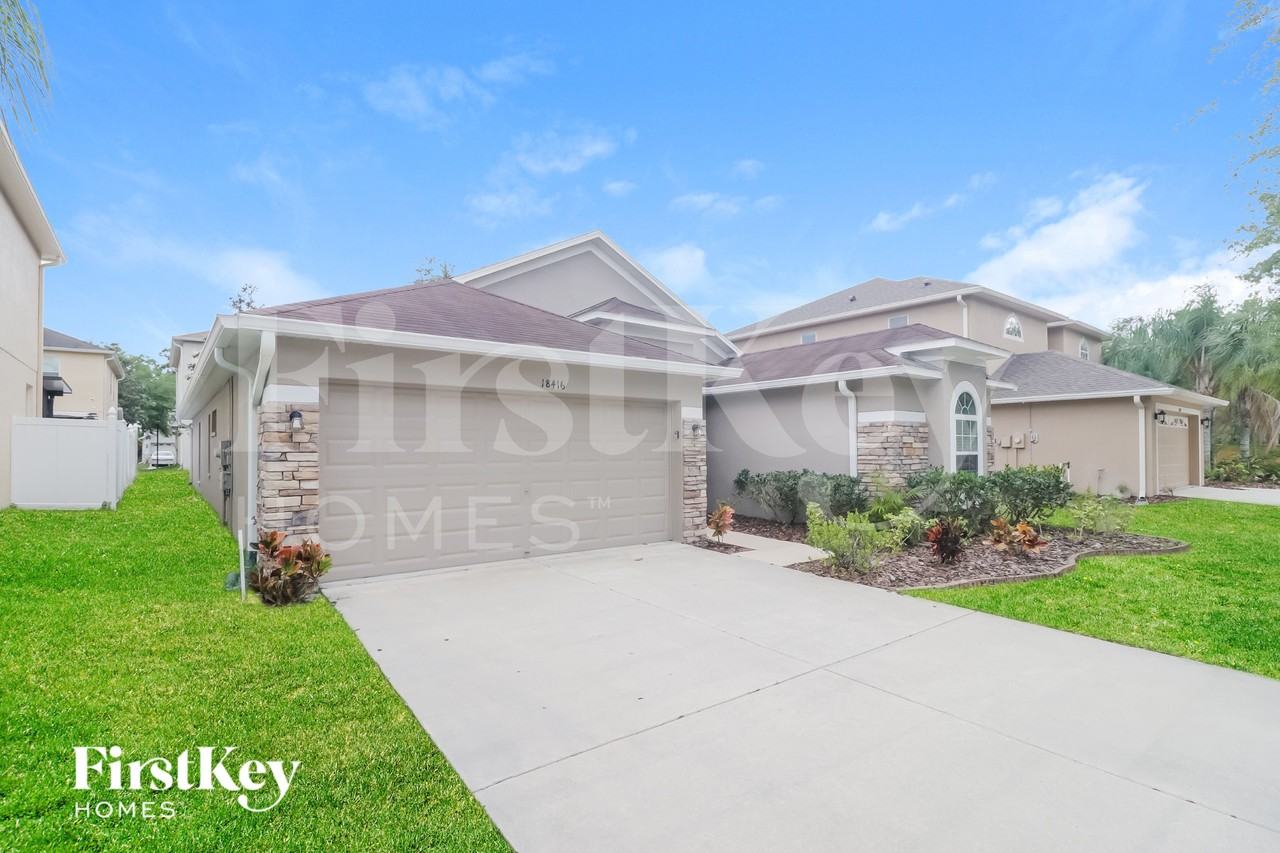 18416 Cypress Bay Pkwy - Photo 2 of 16