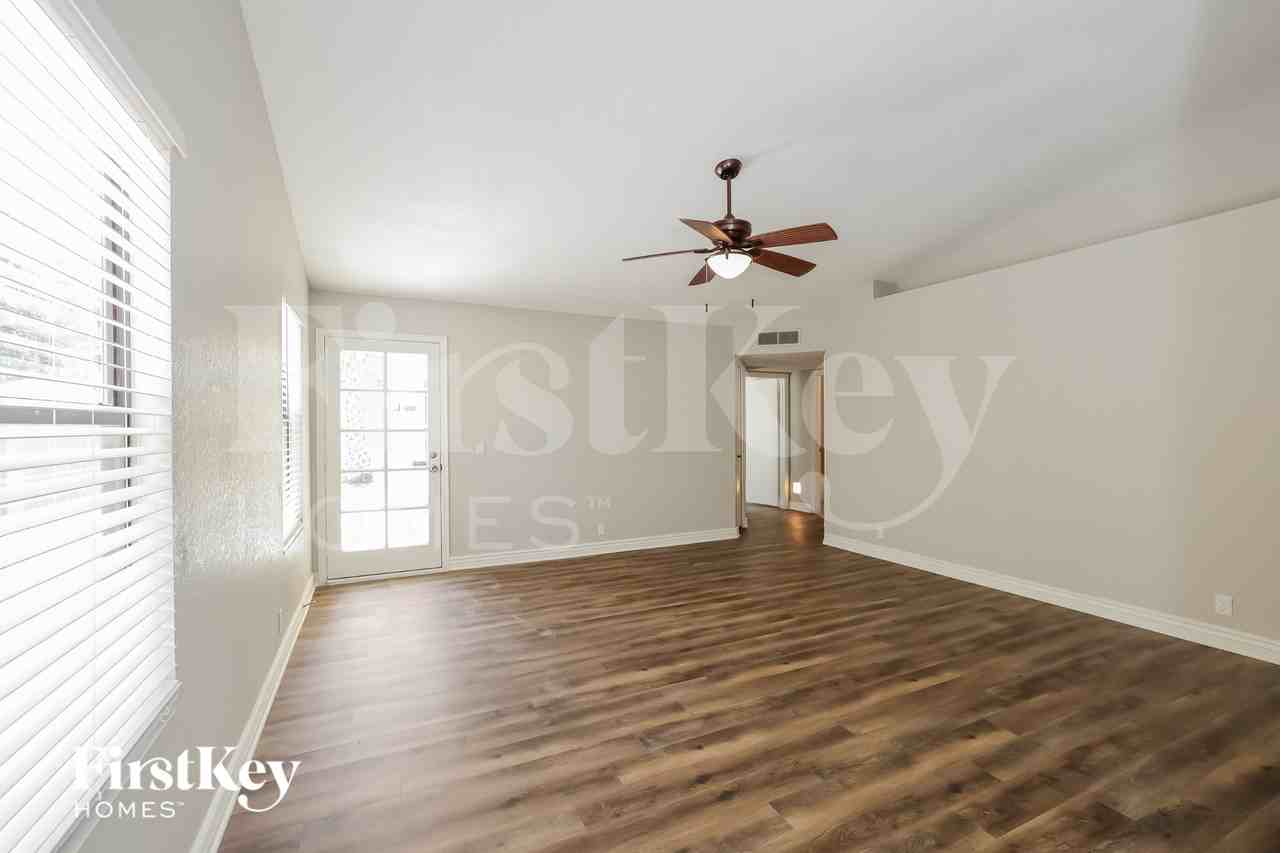 3717 W Tierra Buena Ln - Photo 4 of 15