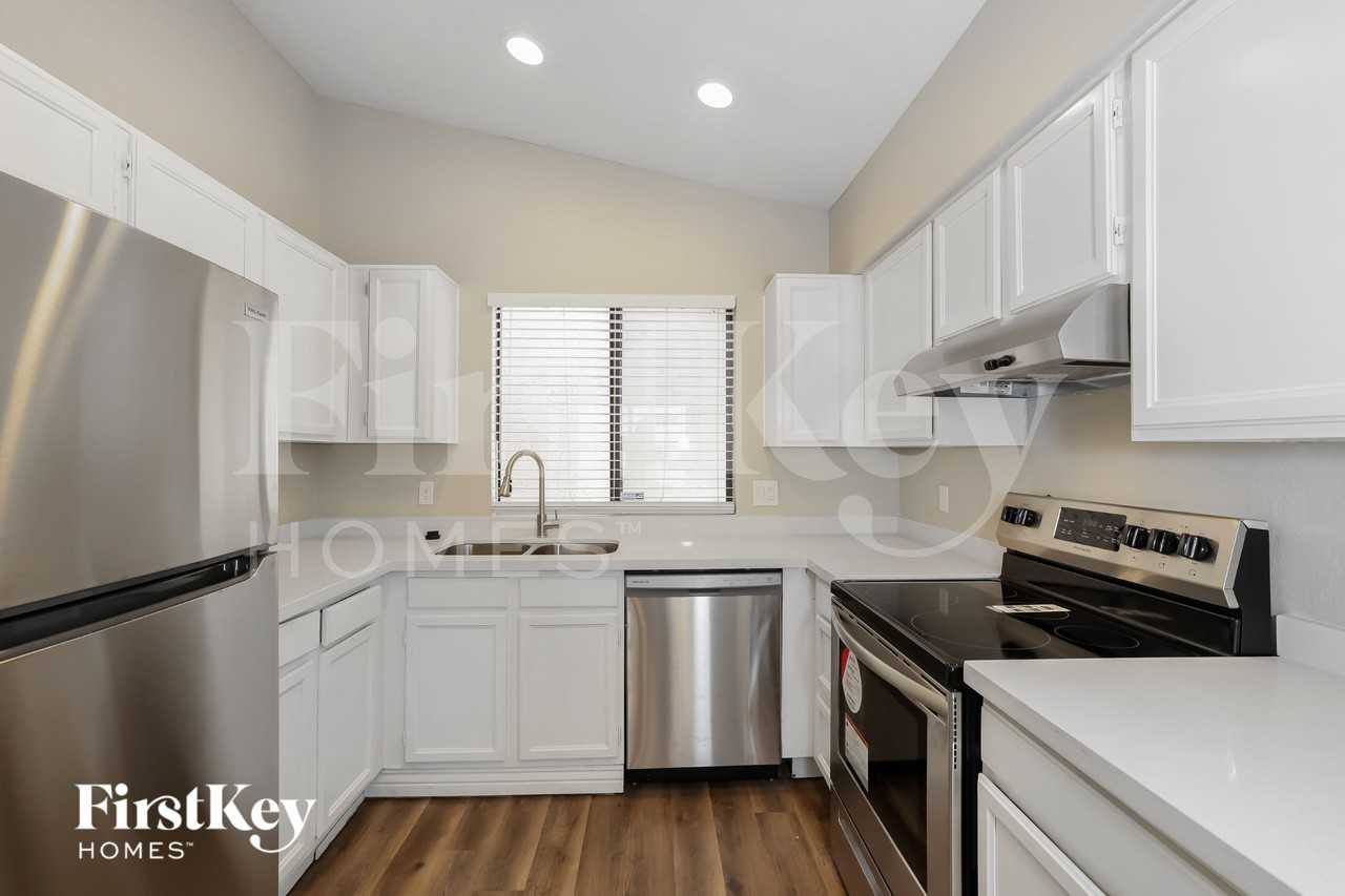3717 W Tierra Buena Ln - Photo 7 of 15