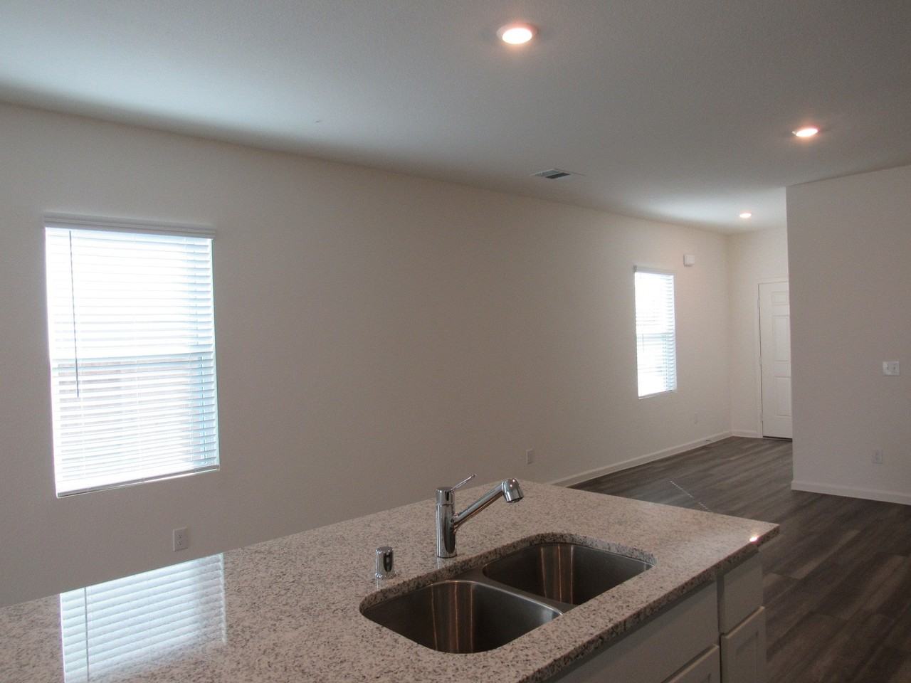 9538 Travertine Ct - Photo 4 of 21
