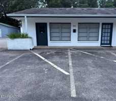 featured image of 911 E Race St