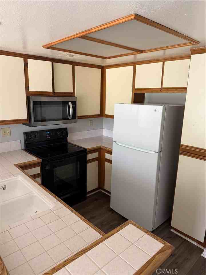 69 Stanford Ct - Photo 5 of 20