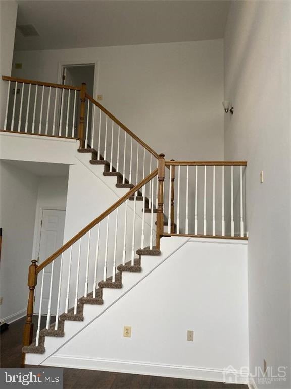 33 Marion Dr - Photo 5 of 17