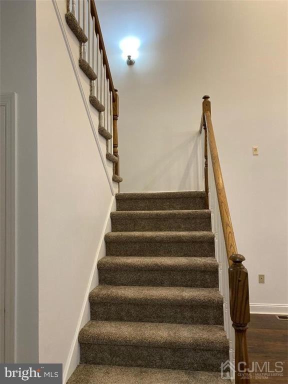 33 Marion Dr - Photo 6 of 17