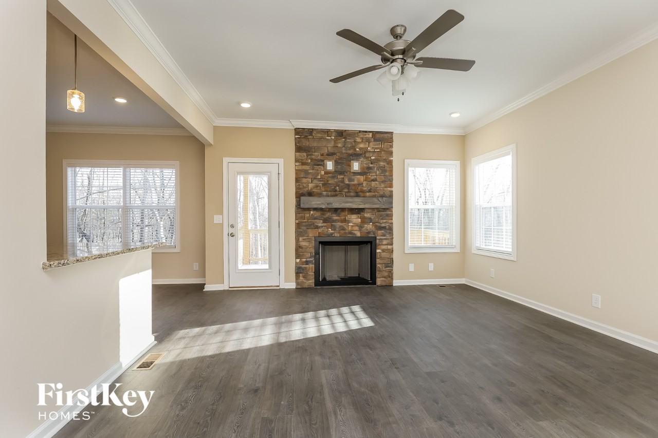 1061 Brightwood Ct - Photo 2 of 15