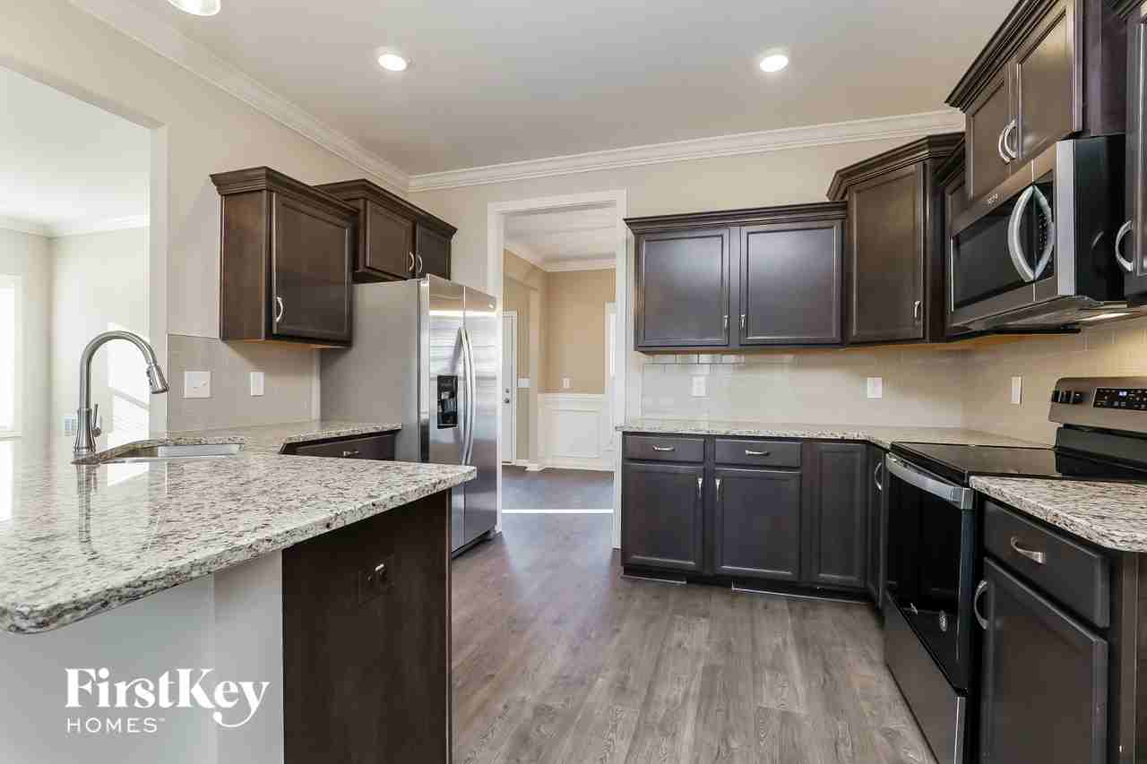 1061 Brightwood Ct - Photo 5 of 15