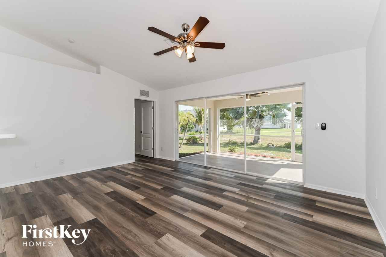1319 Nw 13th Ave - Photo 3 of 15