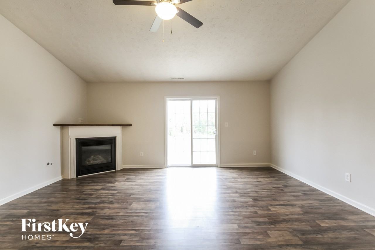 6575 Enclave Blvd - Photo 4 of 15