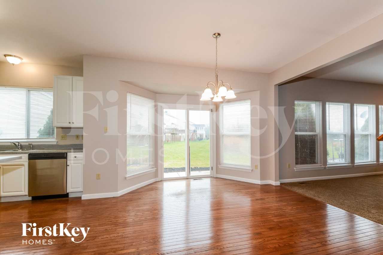 218 Greenshire Ln - Photo 7 of 16