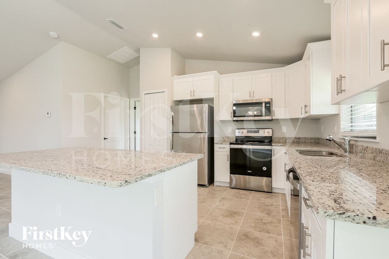 2807 19th St Sw - Photo 6 of 15