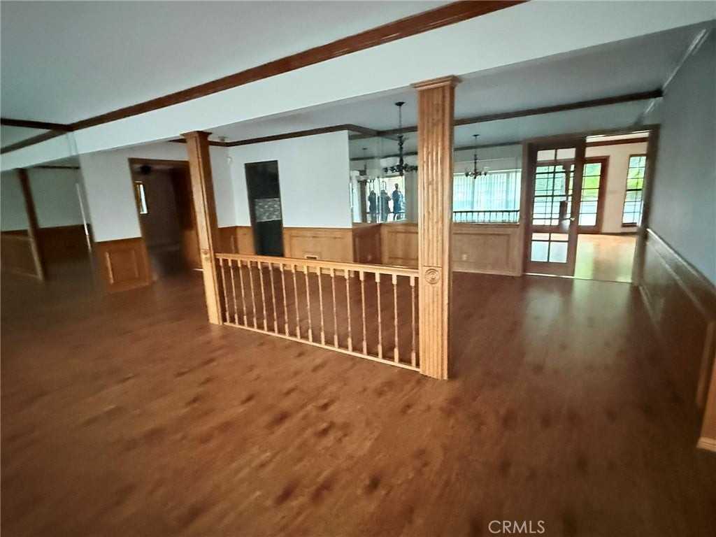 833 Hugo Reid Dr - Photo 7 of 17