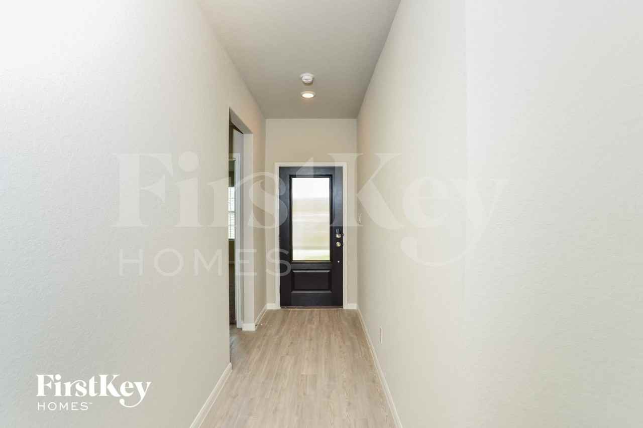 15015 Maskette Ave - Photo 2 of 16