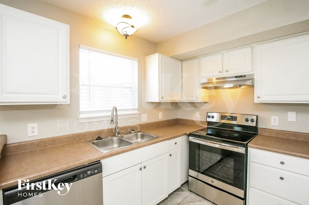 15392 Wandering Way - Photo 5 of 15