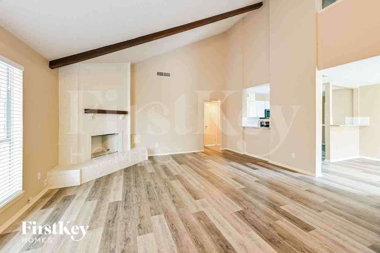 1518 Washington Dr - Photo 2 of 16