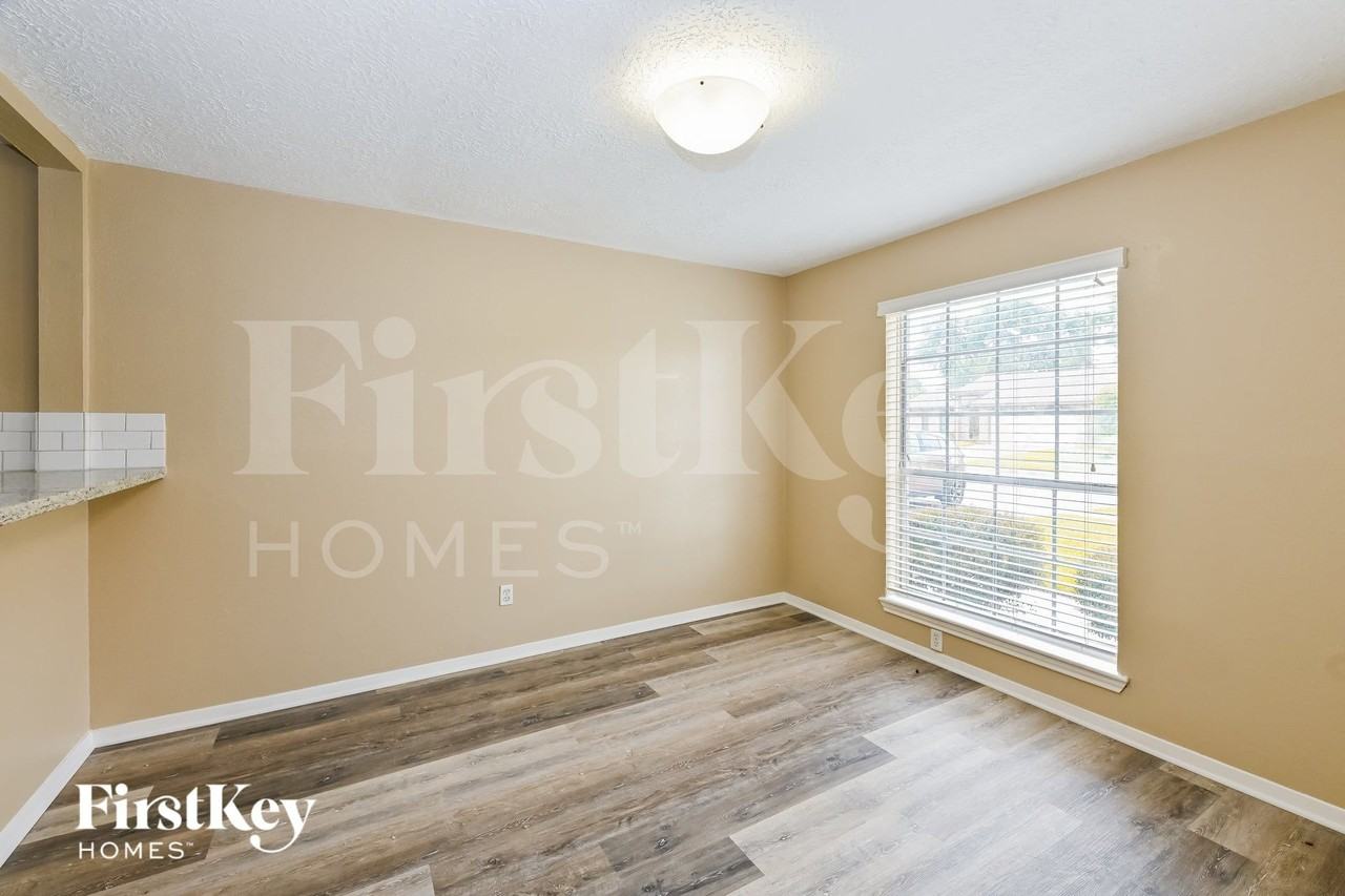 1518 Washington Dr - Photo 4 of 16
