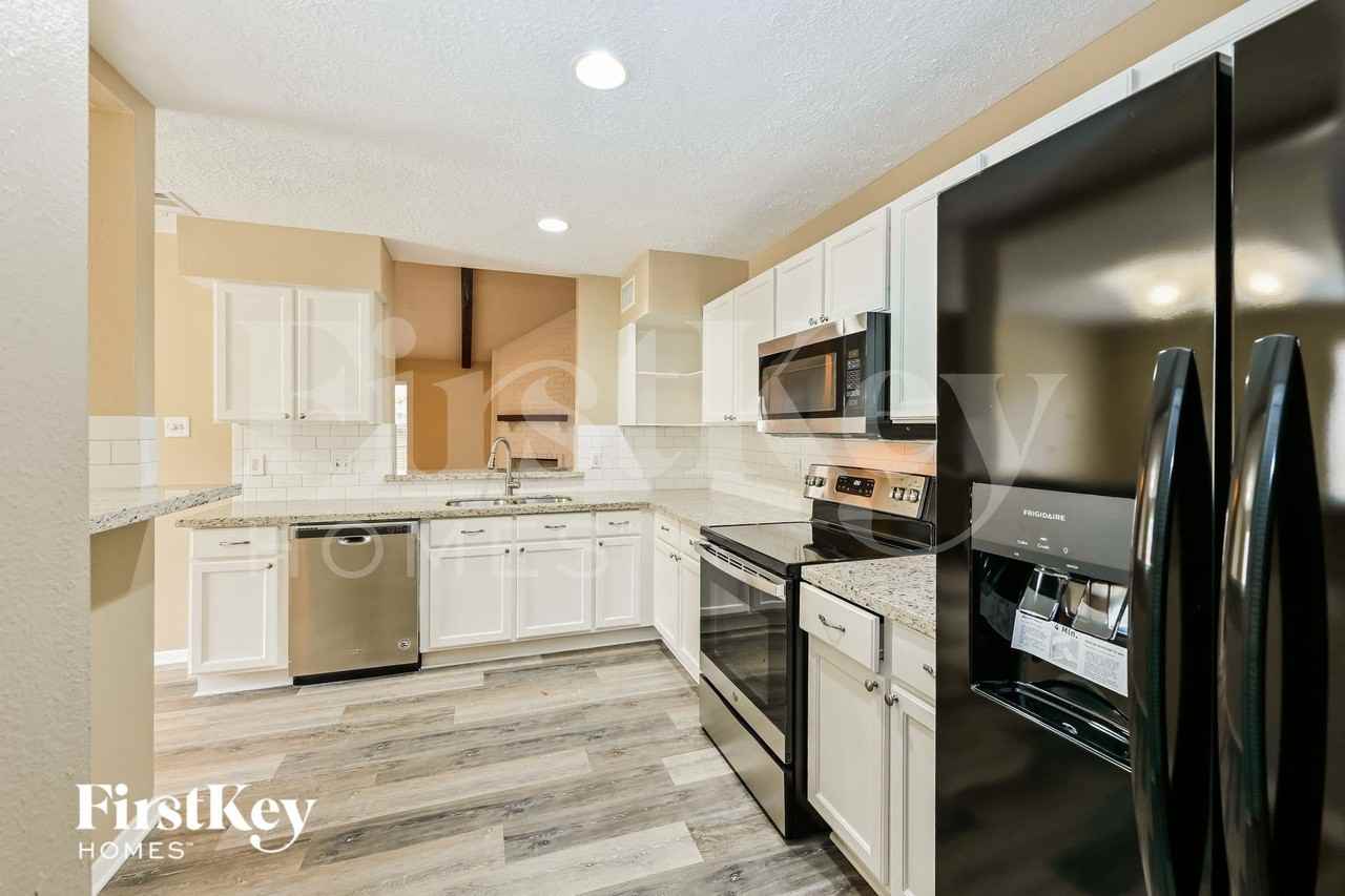 1518 Washington Dr - Photo 6 of 16