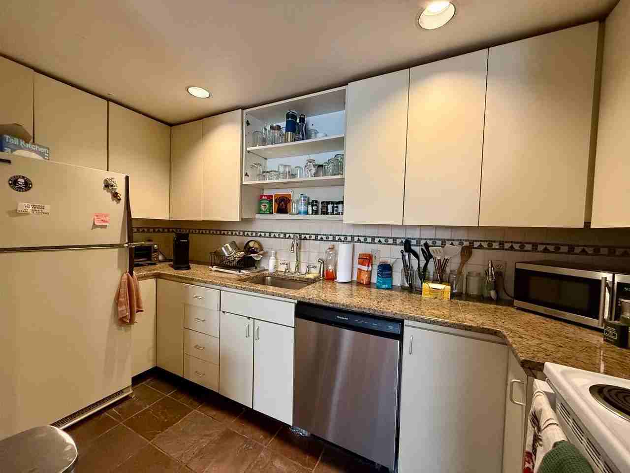 140 Pearl St #1 - Photo 5 of 7