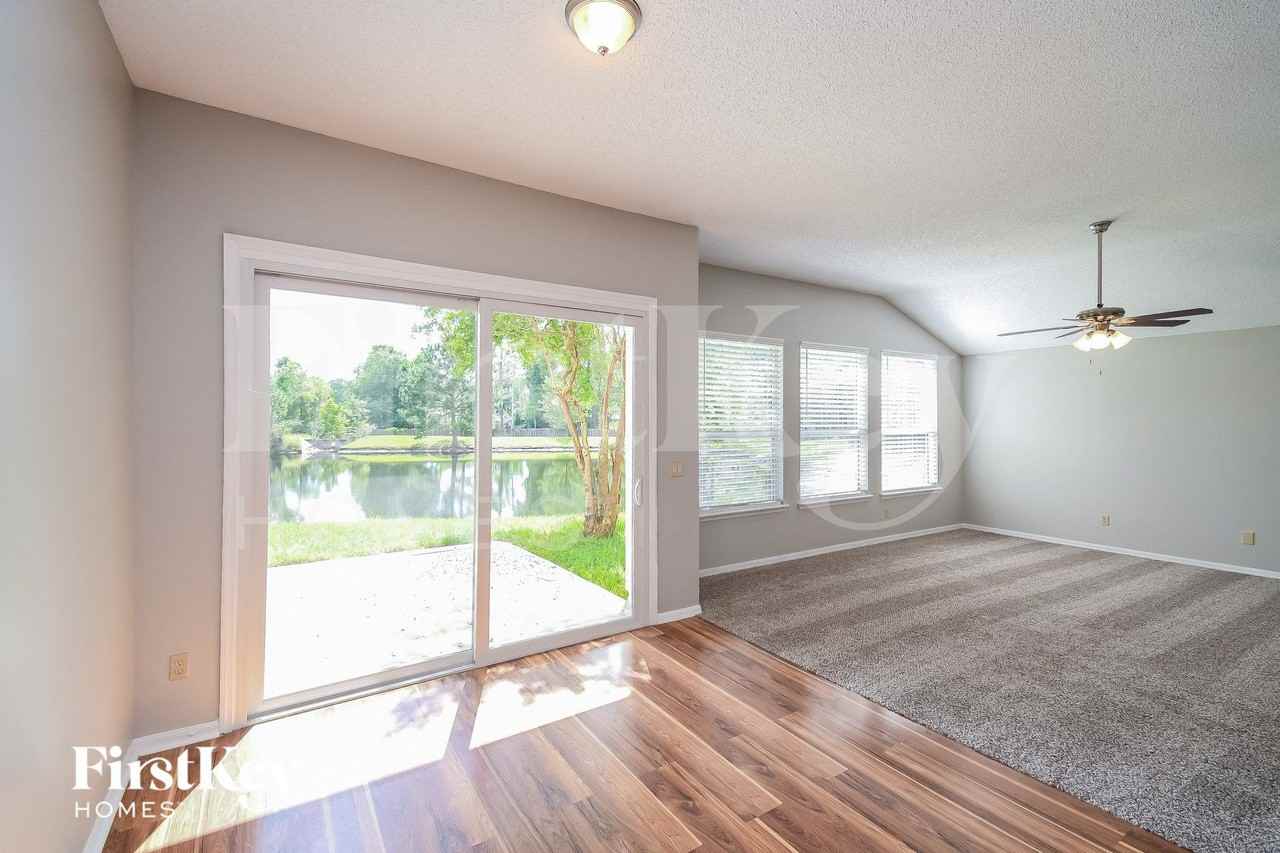 1080 Meadow Pointe Ct - Photo 4 of 15