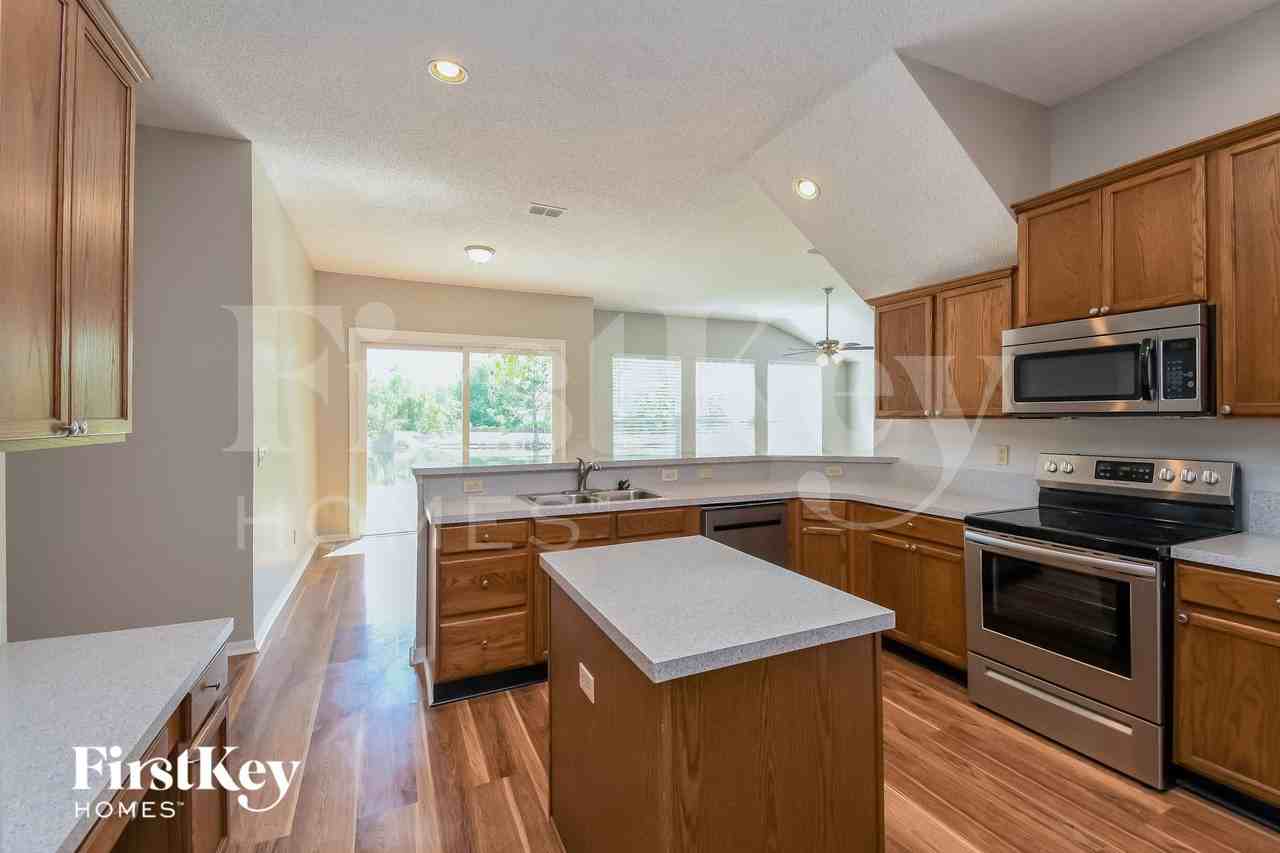 1080 Meadow Pointe Ct - Photo 6 of 15