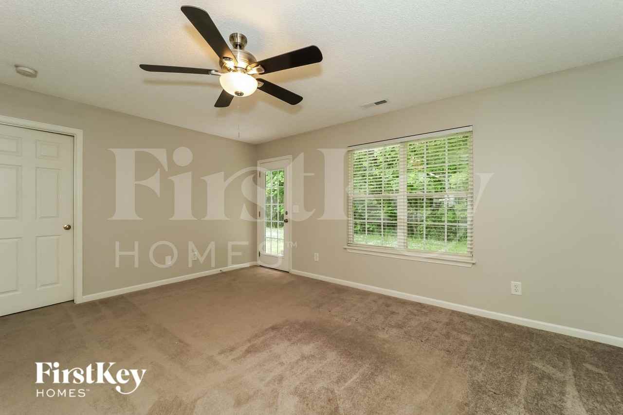 217 Kinnley Ct - Photo 3 of 15