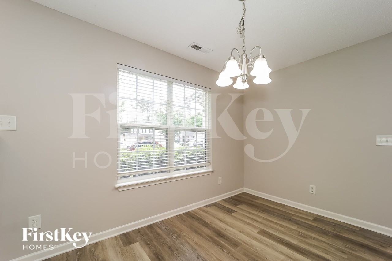 217 Kinnley Ct - Photo 4 of 15