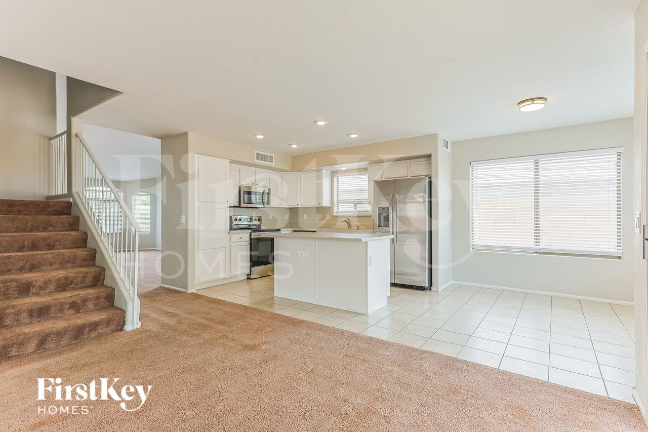 34841 N Karan Swiss Cir - Photo 4 of 16
