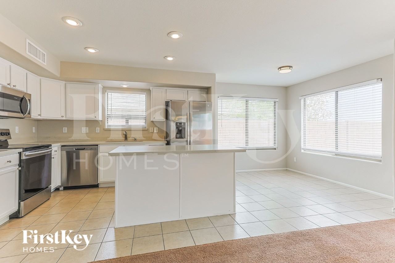 34841 N Karan Swiss Cir - Photo 5 of 16