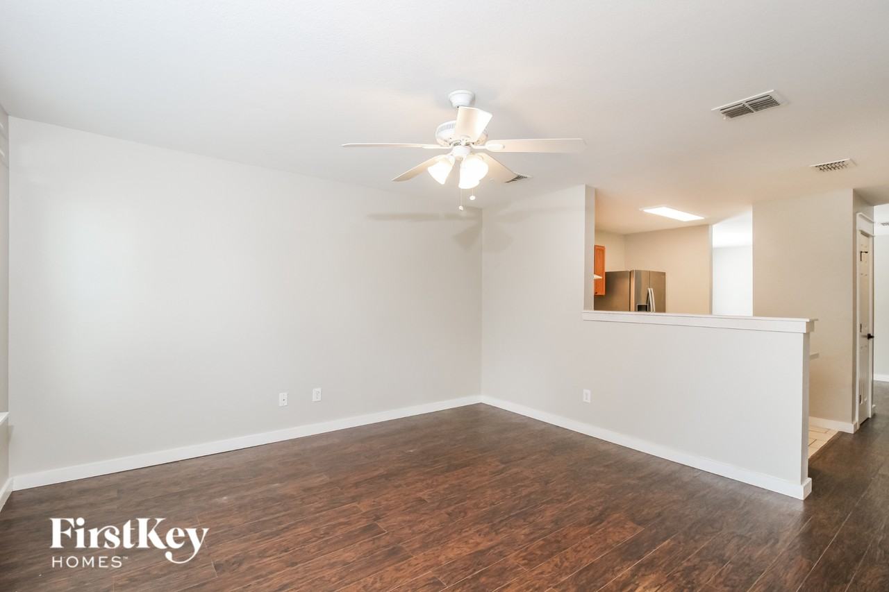 1105 Eagle Claw Dr - Photo 4 of 16
