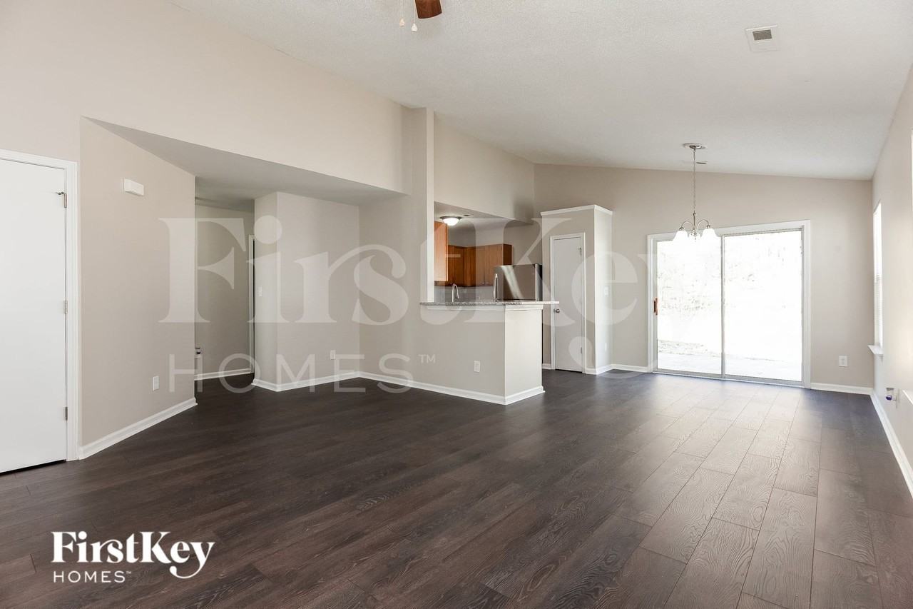 12023 Stewarts Crossing Dr - Photo 5 of 15