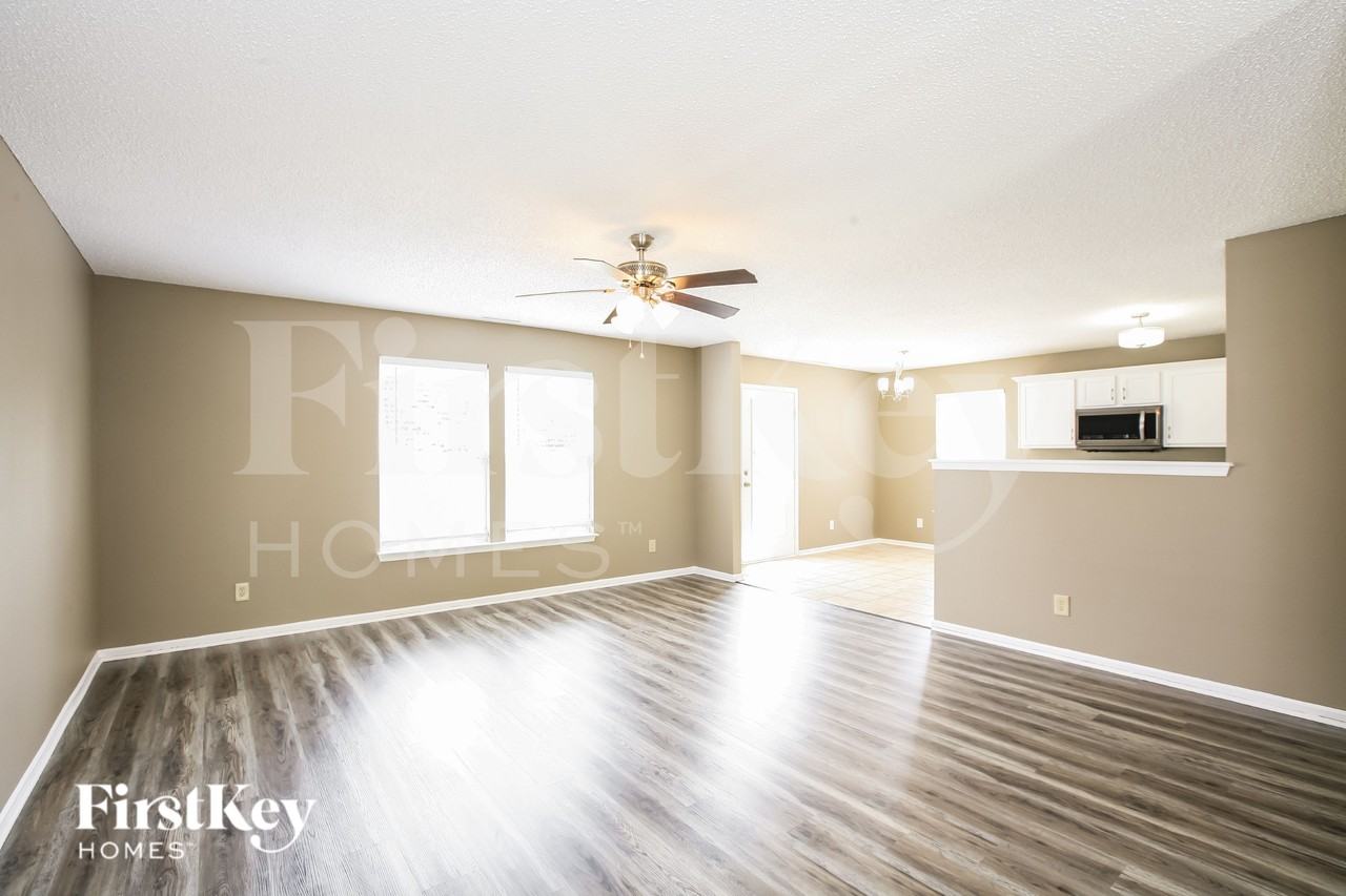 15498 Border Dr - Photo 3 of 18