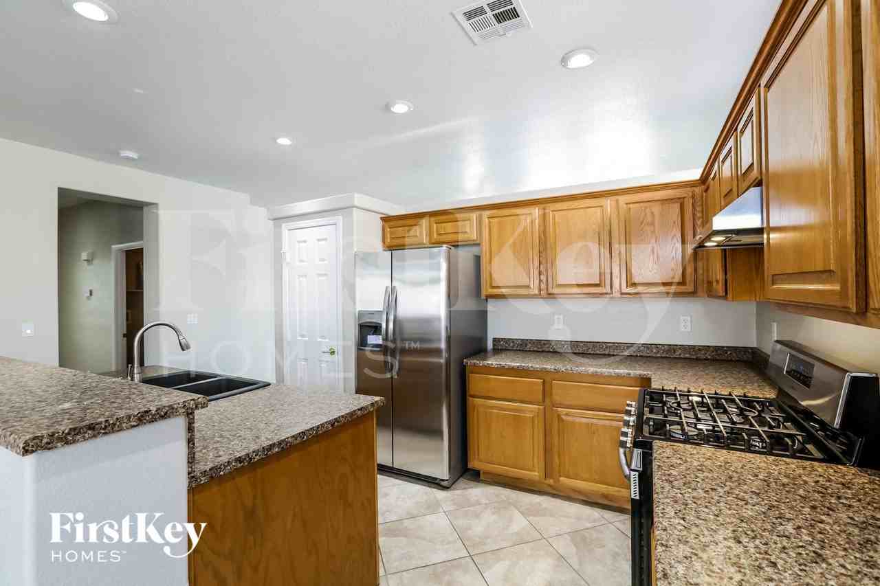 5898 Swan Point Pl - Photo 5 of 15