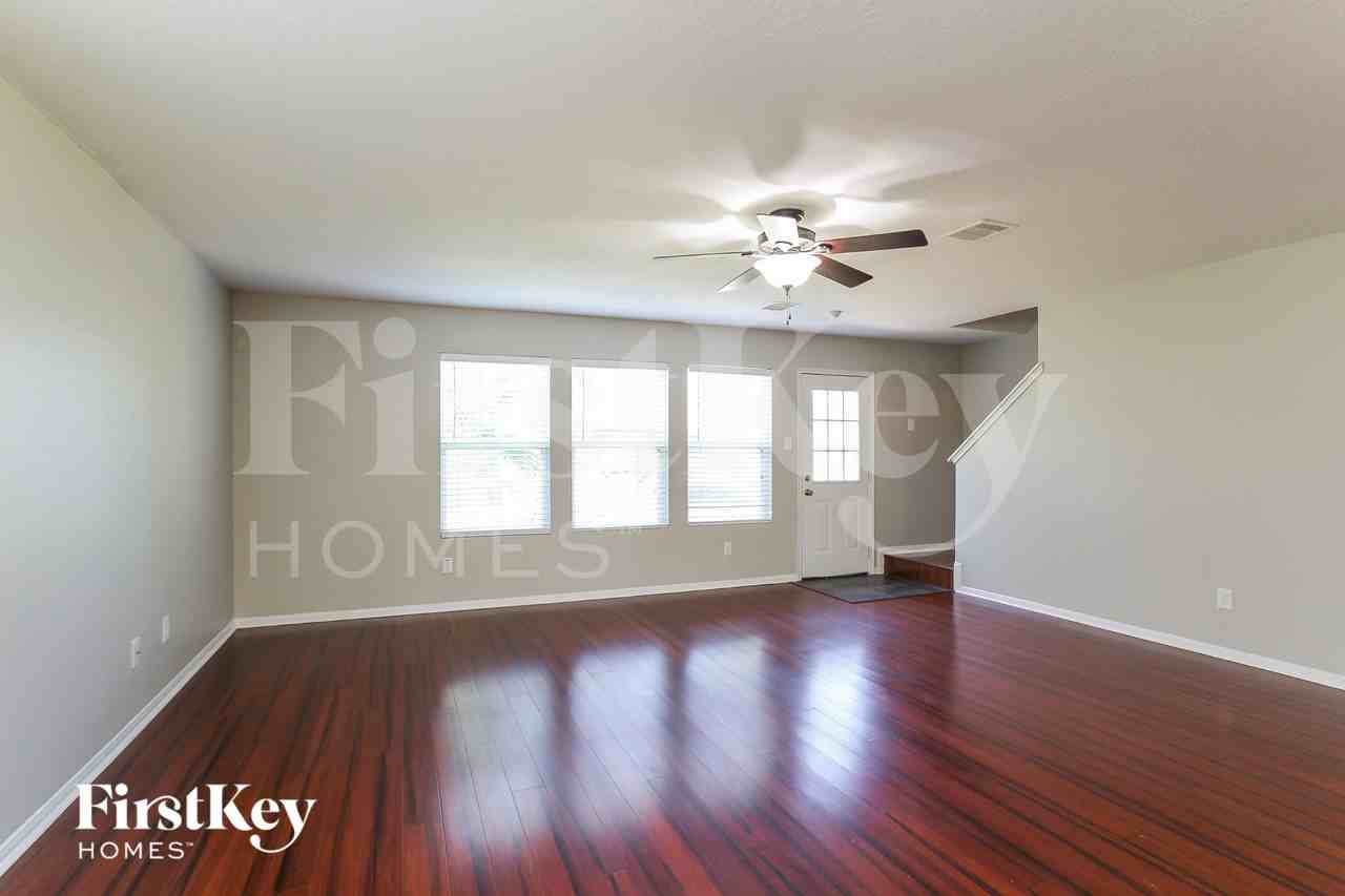 7819 Adonis Ave - Photo 3 of 16
