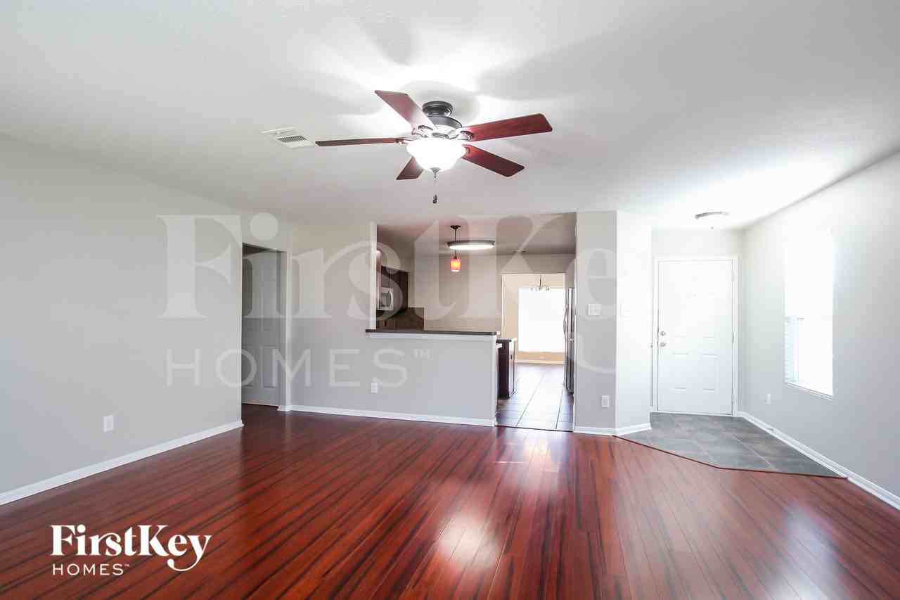 7819 Adonis Ave - Photo 4 of 16