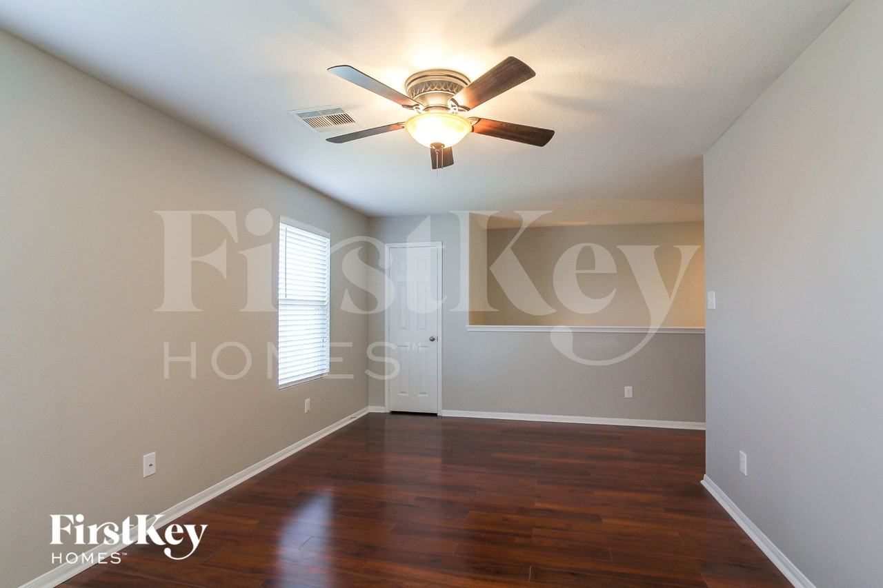 7819 Adonis Ave - Photo 7 of 16