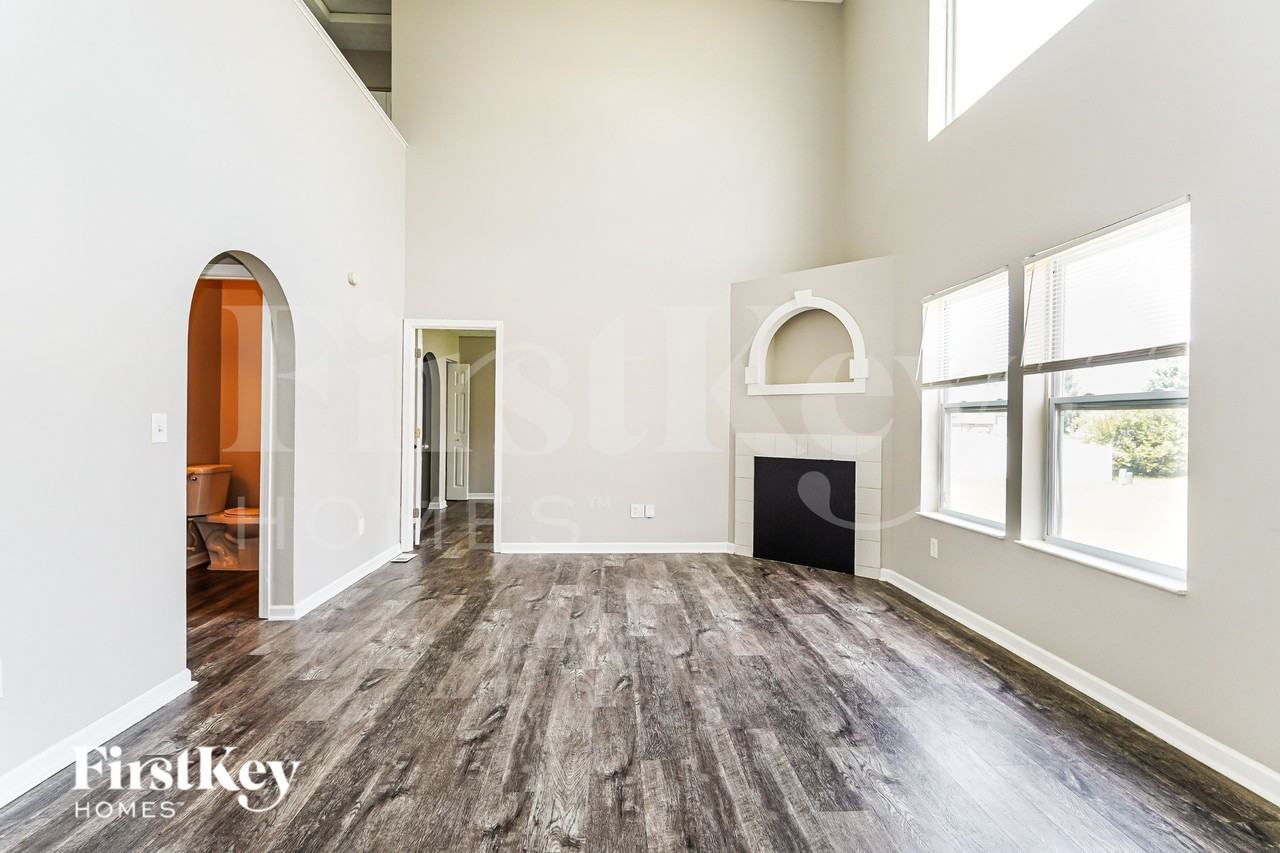 3253 Kady Ln - Photo 4 of 19