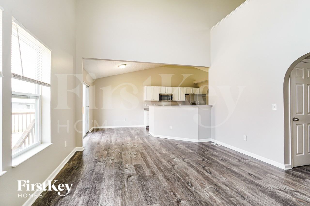 3253 Kady Ln - Photo 5 of 19