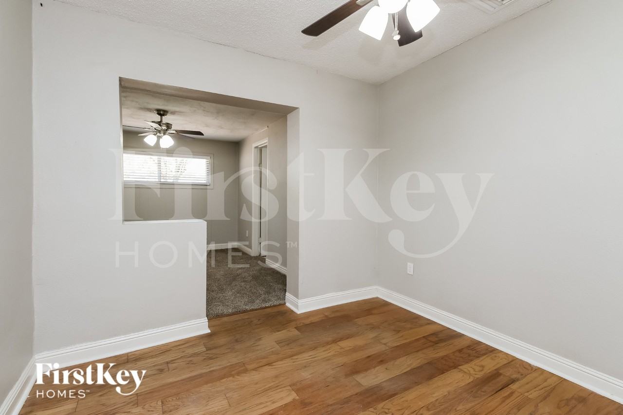 930 E Weber Dr - Photo 5 of 19