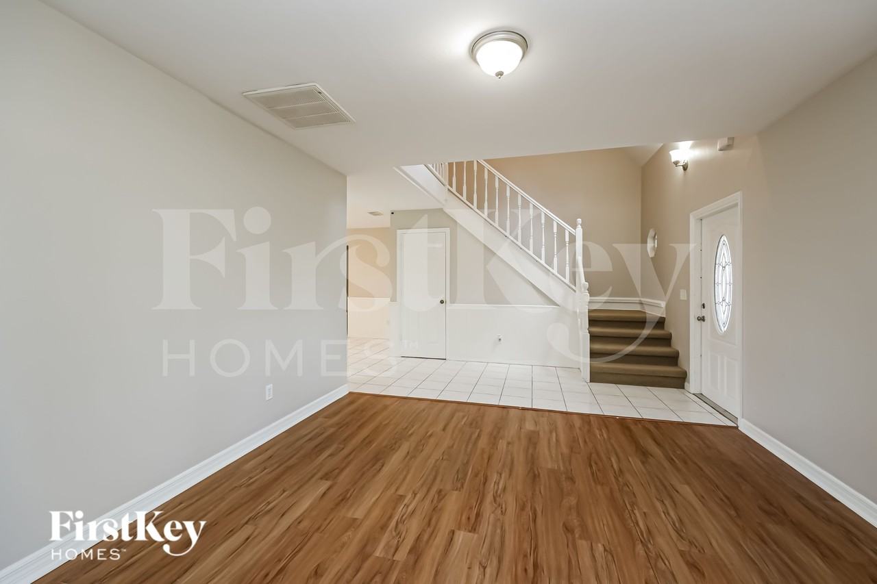 9264 Cypress Dr N - Photo 5 of 16