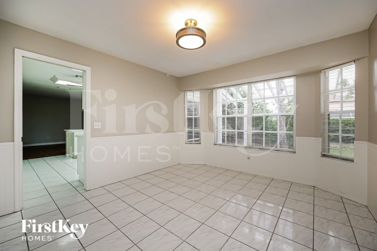 9264 Cypress Dr N - Photo 6 of 16