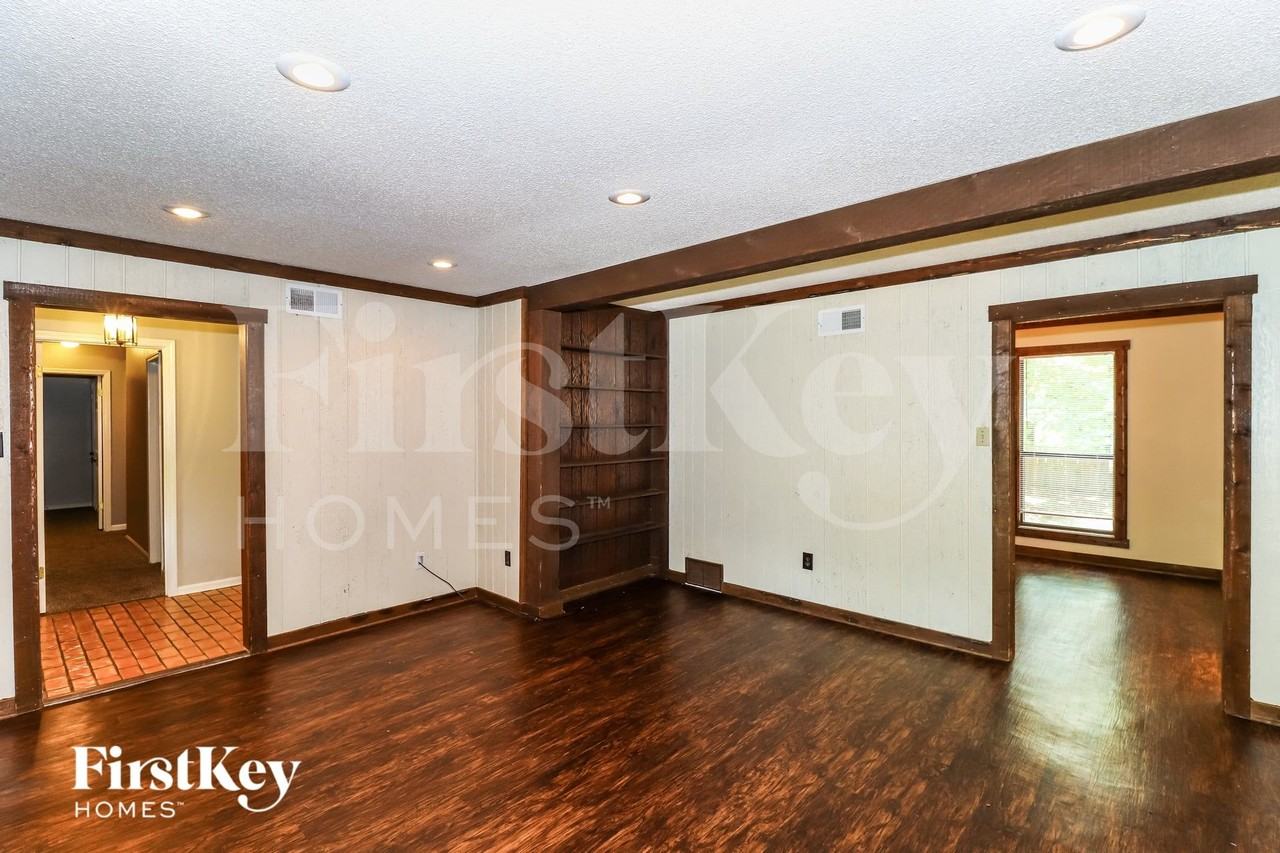 8583 Grandbury Pl - Photo 4 of 15