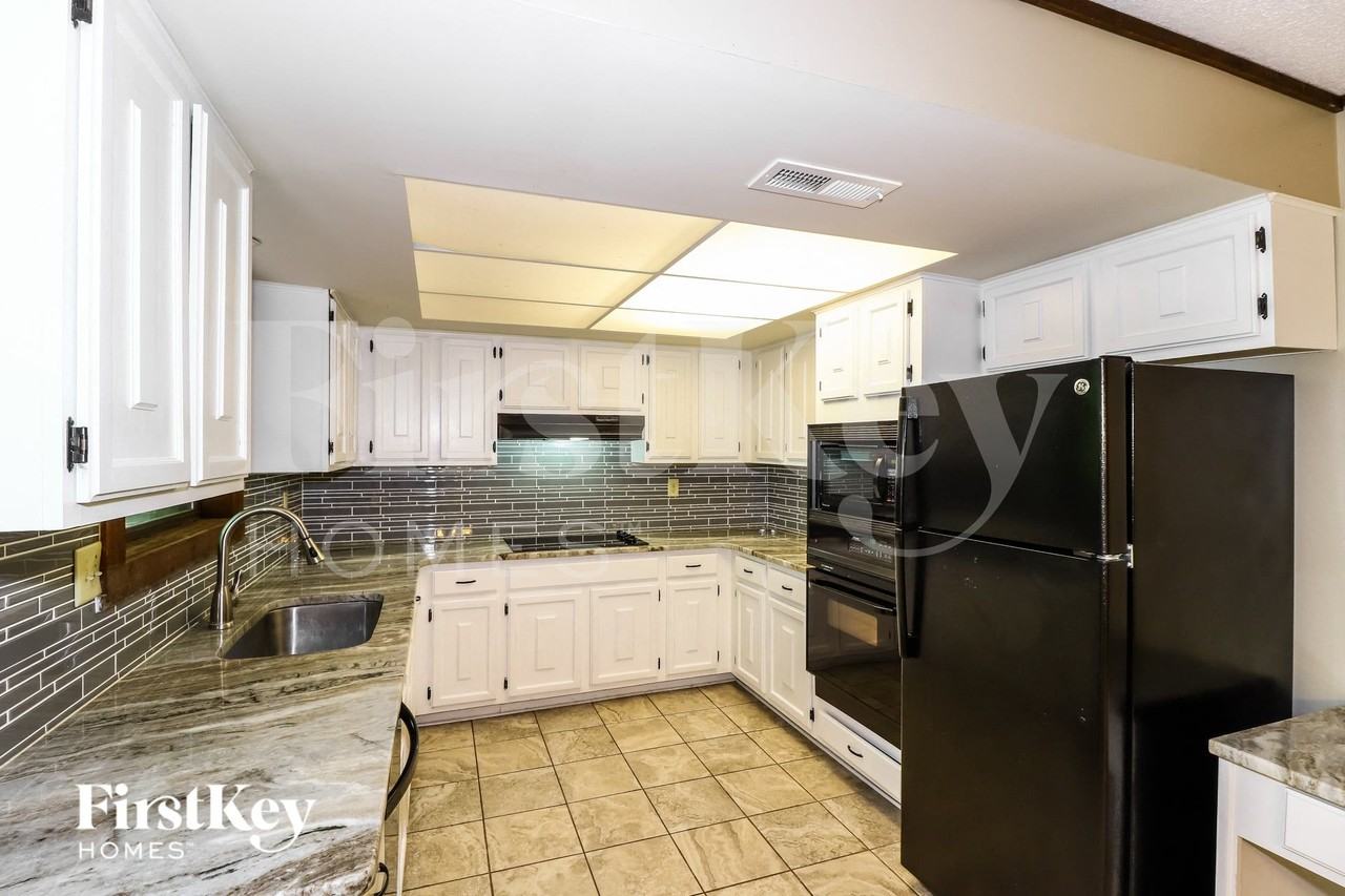 8583 Grandbury Pl - Photo 7 of 15
