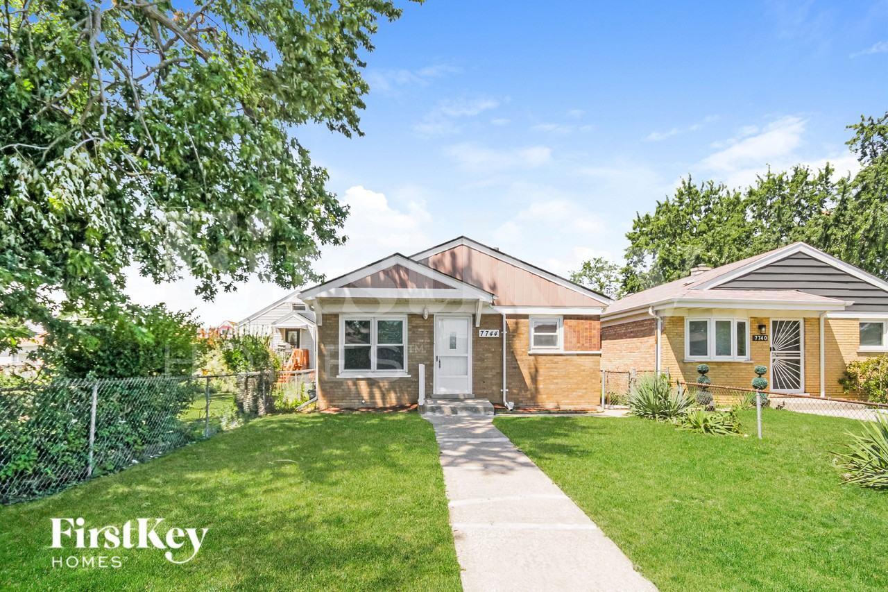7744 Lotus Ave - Photo 2 of 19