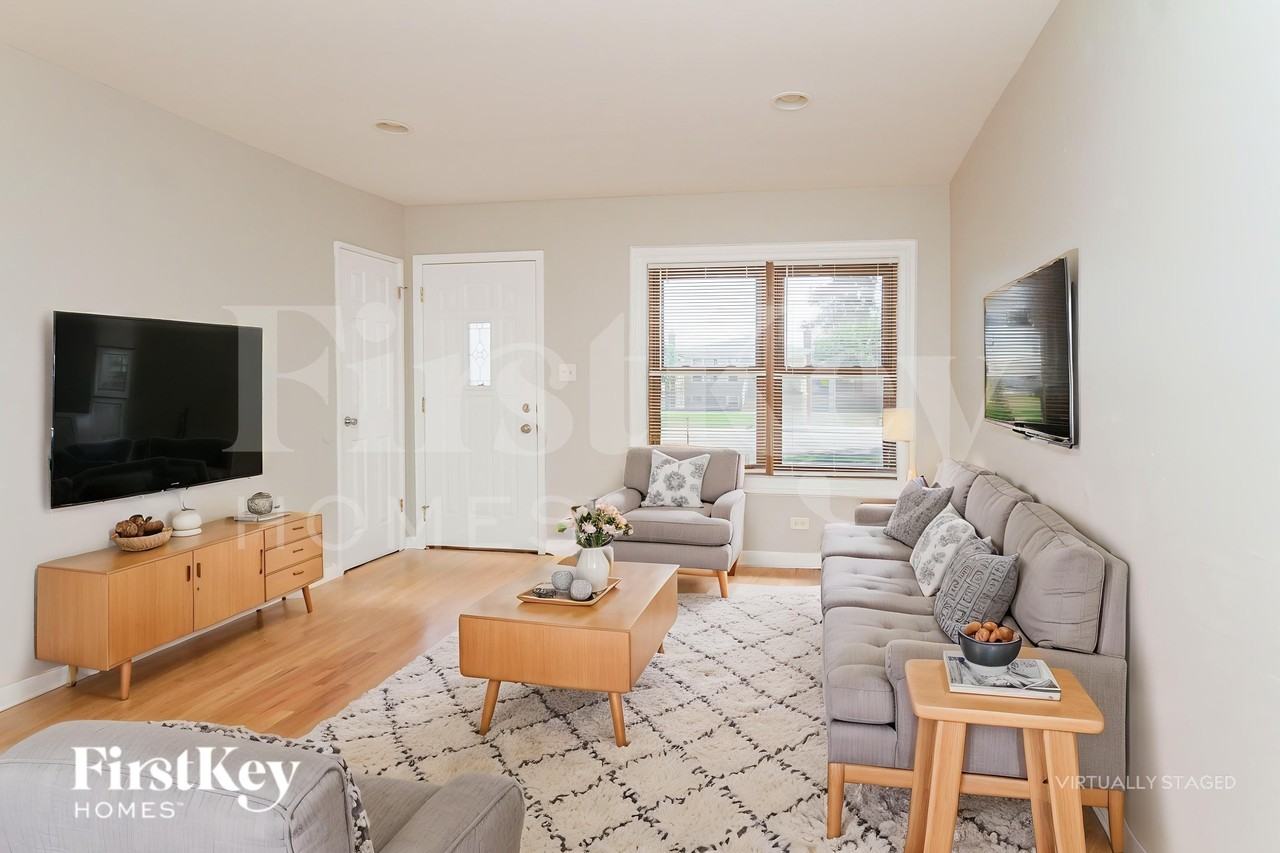 7744 Lotus Ave - Photo 4 of 19