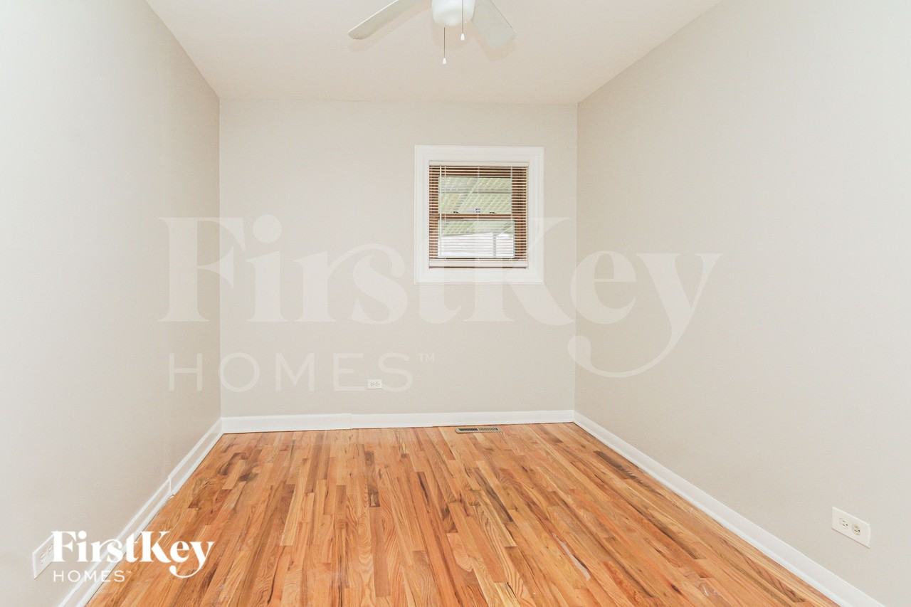 7744 Lotus Ave - Photo 7 of 19