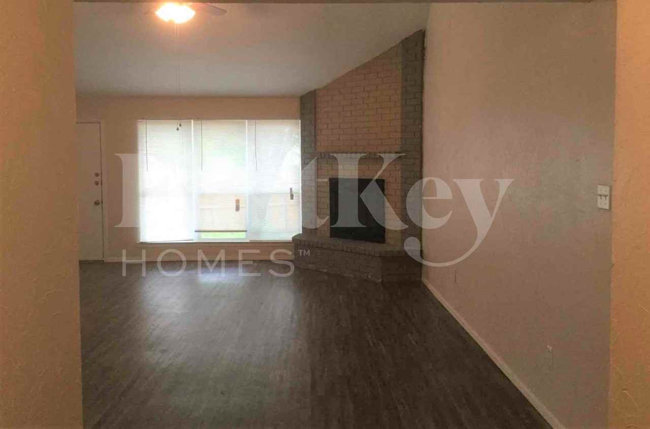 728 Southwynd St - Photo 3 of 19