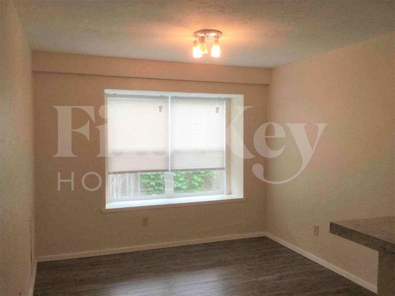 728 Southwynd St - Photo 6 of 19