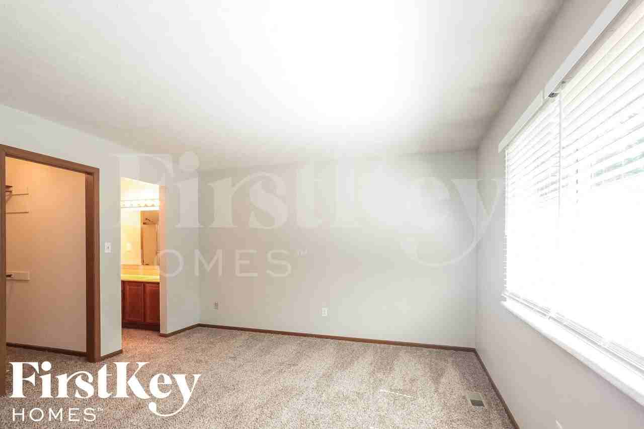 6921 Mapleton Ct - Photo 7 of 15