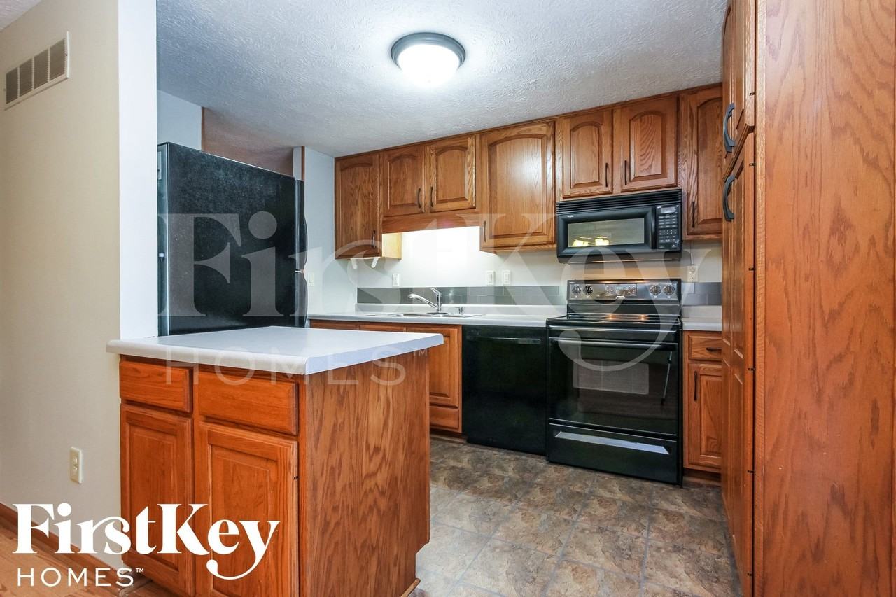 6702 Revere Ln - Photo 4 of 15