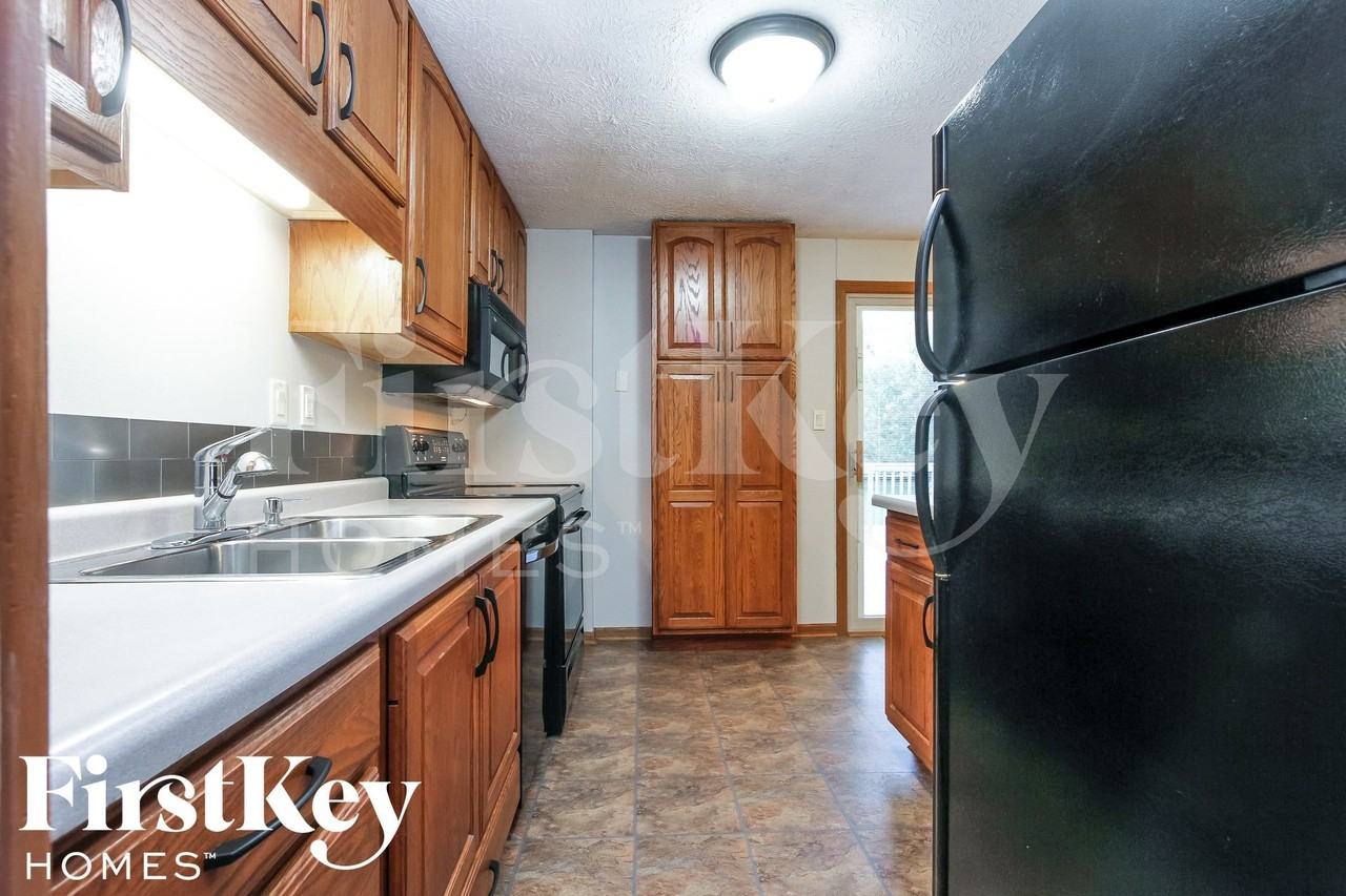 6702 Revere Ln - Photo 5 of 15