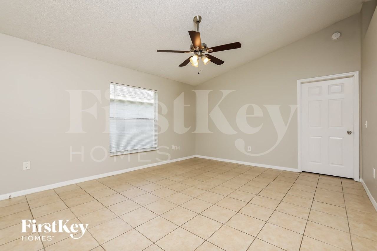 6501 Viewpoint Ct - Photo 3 of 15